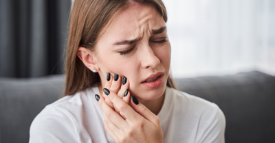 PERIODONTITIS: SYMPTOMS, CAUSES, TREATMENTS - Dr. Aisha